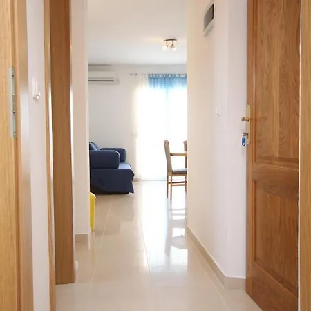 公寓 With Parking Space Ljubac, Zadar - 6244 *