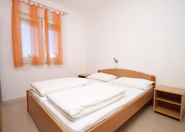 Apartman With Parking Spaces Ljubac, Zadar - 6244 Ljubac (Zadar)